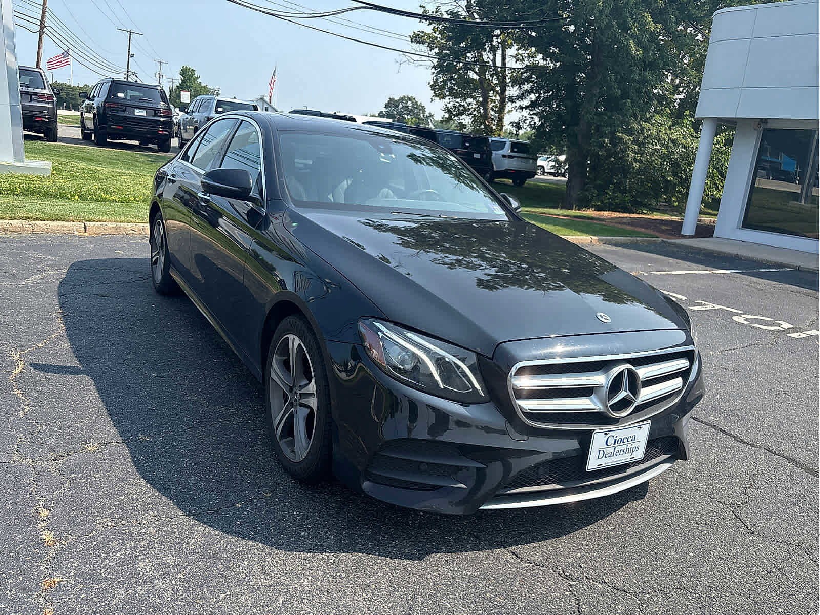 2019 Mercedes Benz E 300 Sedan 4MATIC photo 2
