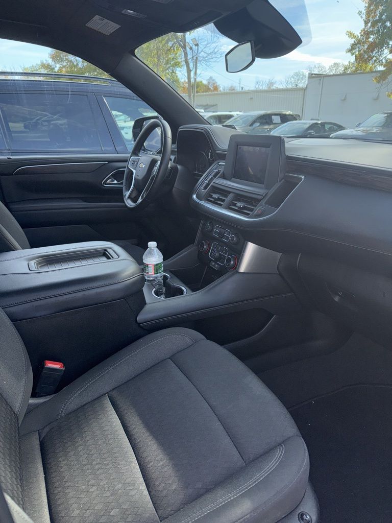 2023 Chevrolet Suburban LS photo 3