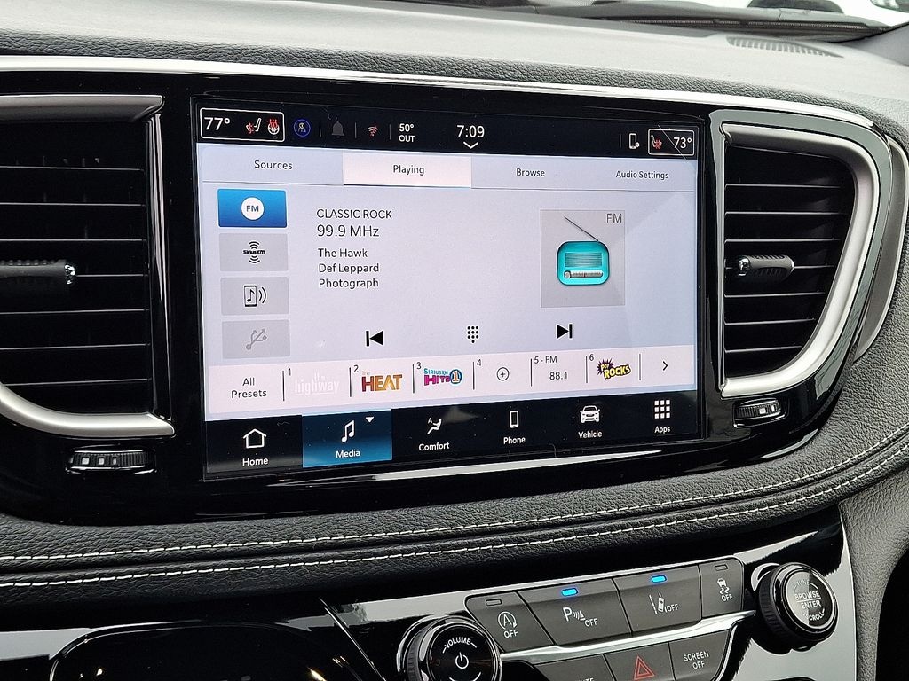 New 2026 Chrysler Pacifica Select Passenger Van