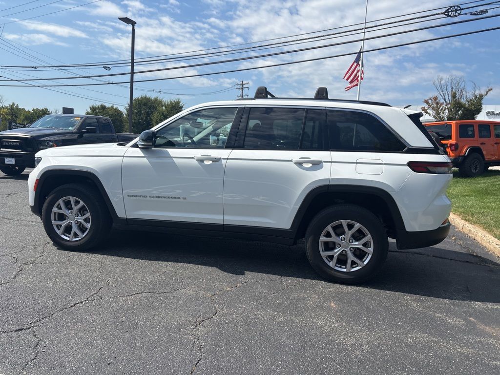 2022 Jeep Grand Cherokee Limited photo 3