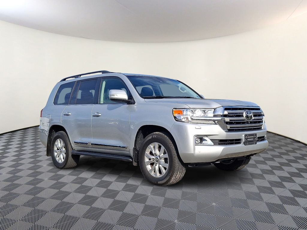 2017 Toyota Land Cruiser Base's photo