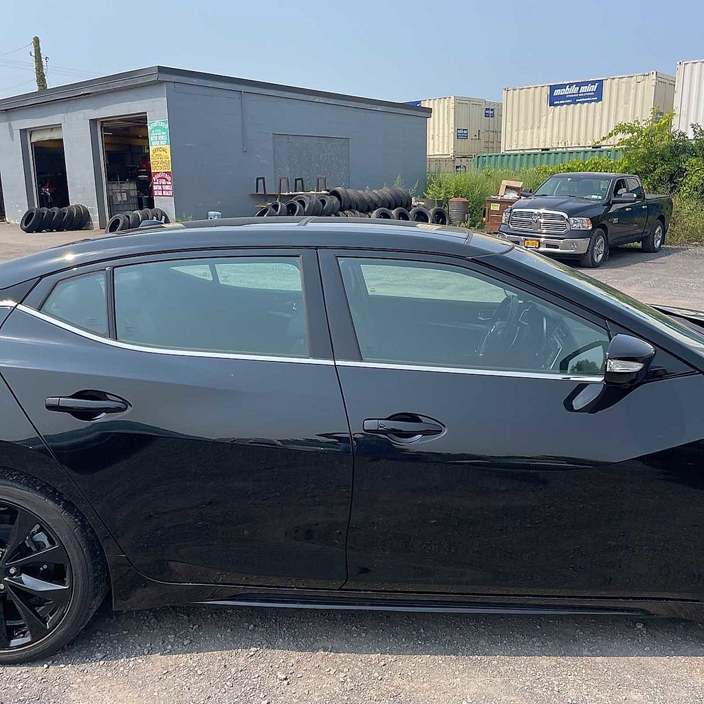 2021 Nissan Maxima SR photo 3