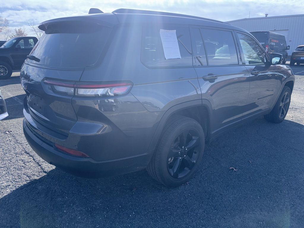 2023 Jeep Grand Cherokee Altitude photo 2