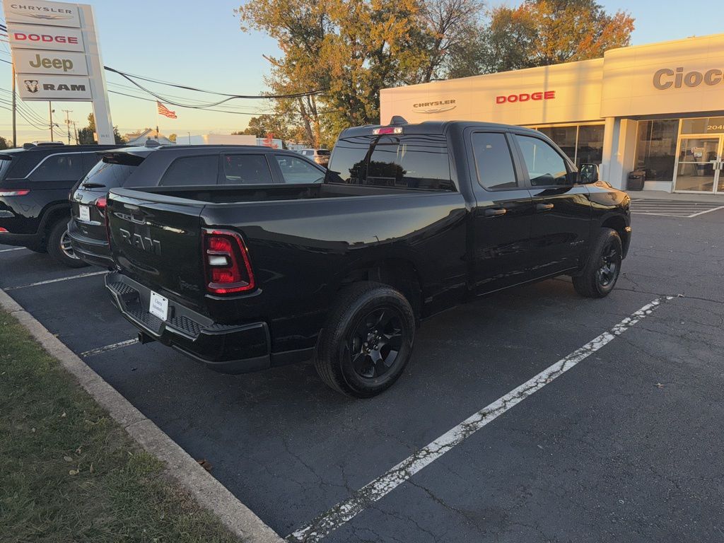 2025 Ram 1500 Tradesman photo 2
