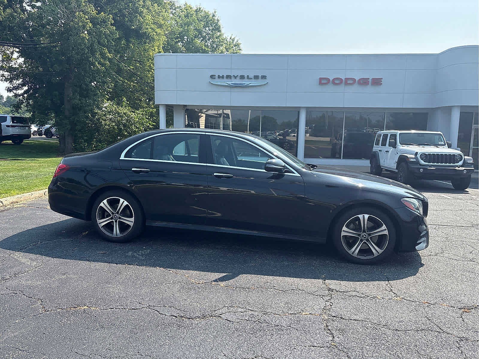 2019 Mercedes Benz E 300 Sedan 4MATIC photo 3