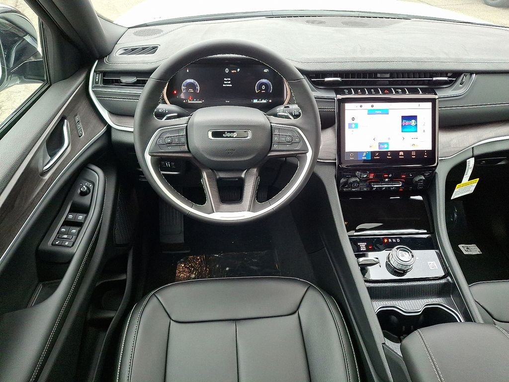 New 2025 Jeep Grand Cherokee Limited Sport Utility