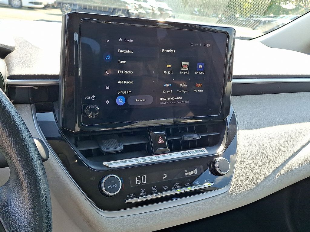 2023 Toyota Corolla LE photo 3