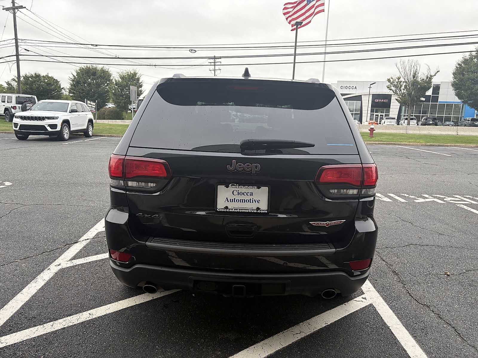2021 Jeep Grand Cherokee Trailhawk photo 2