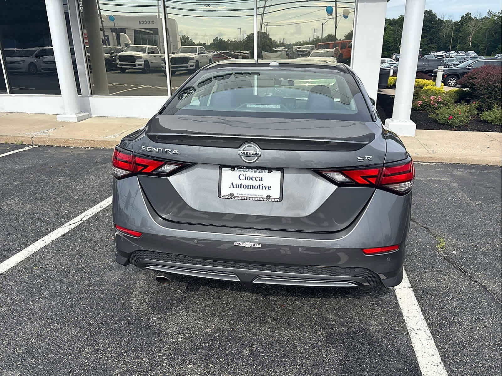 2021 Nissan Sentra SR photo 3