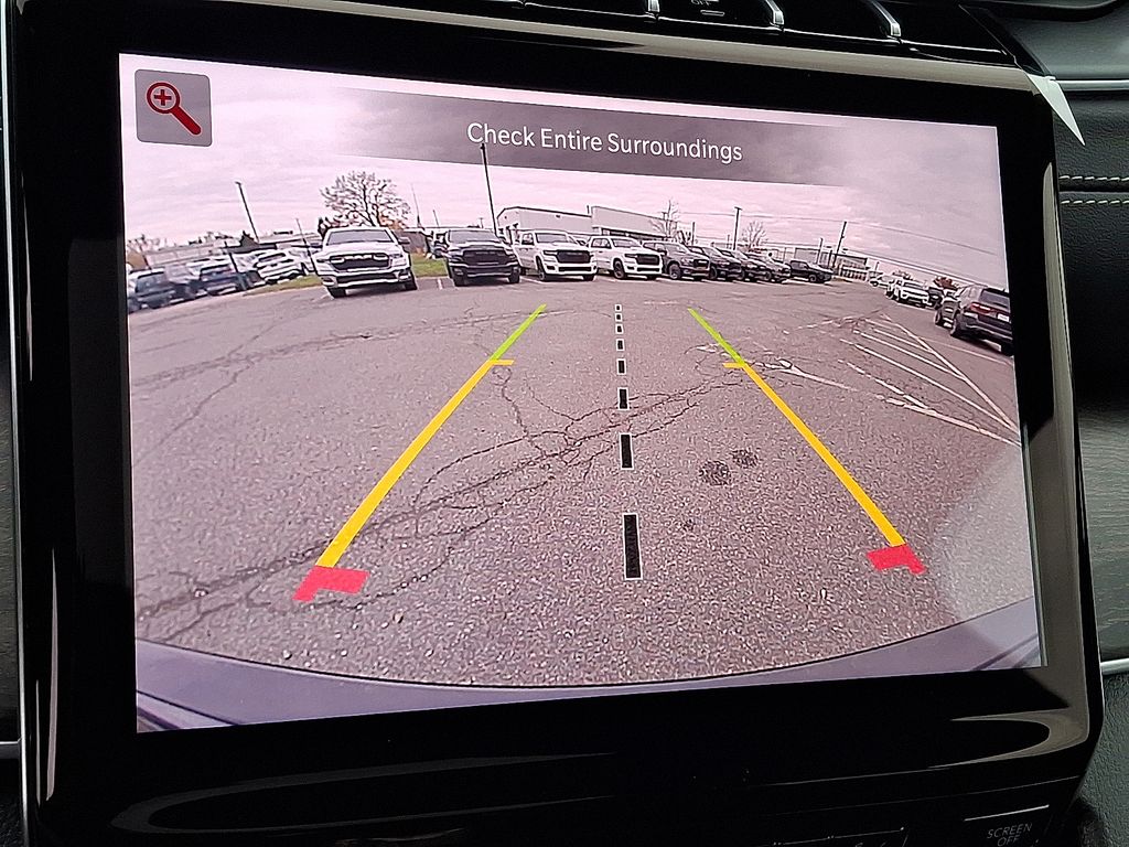 2025 Jeep Grand Cherokee Limited photo 3