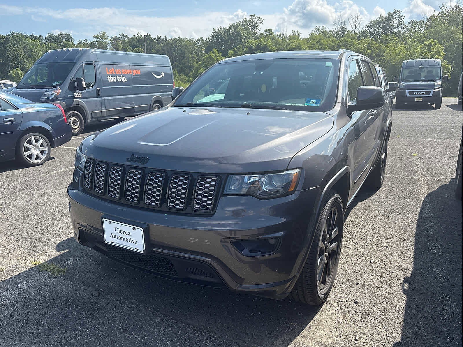 2020 Jeep Grand Cherokee Altitude photo 2