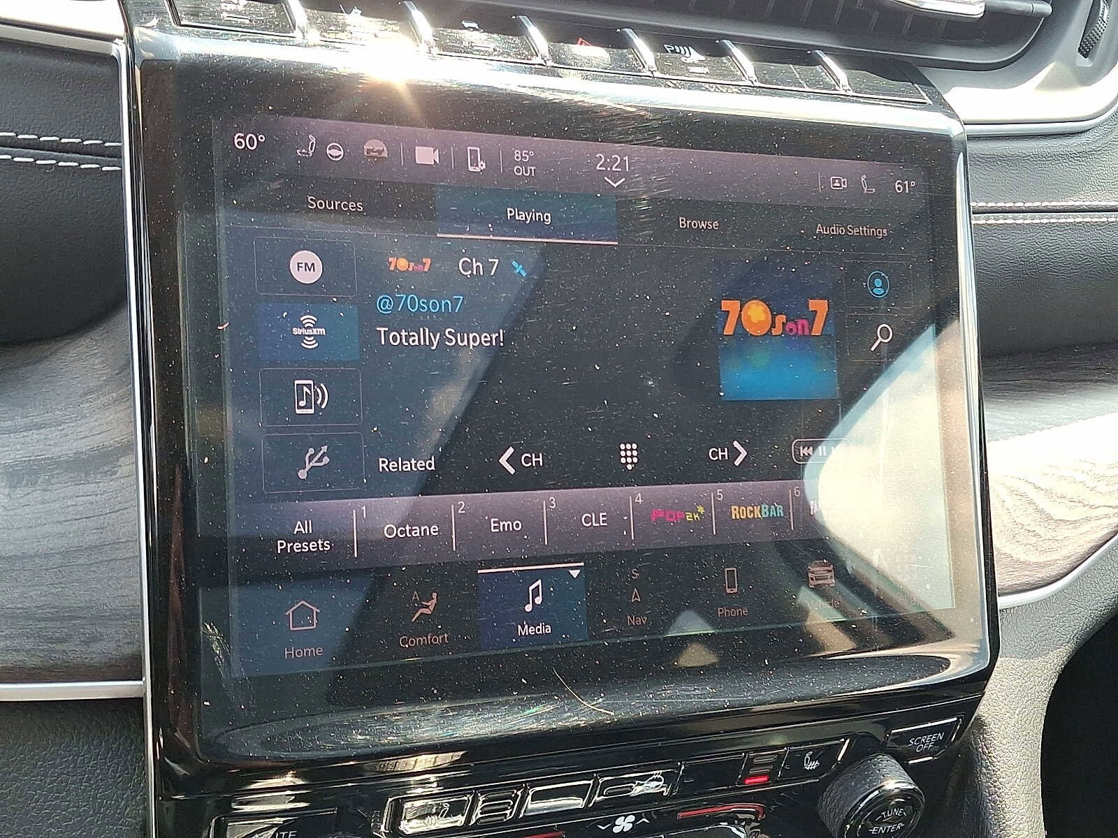 2022 Jeep Grand Cherokee Limited photo 3