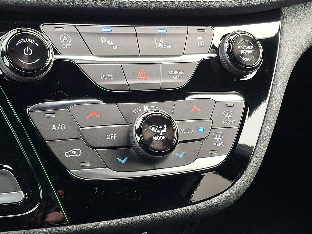 2026 Chrysler Pacifica Select - Photo 39