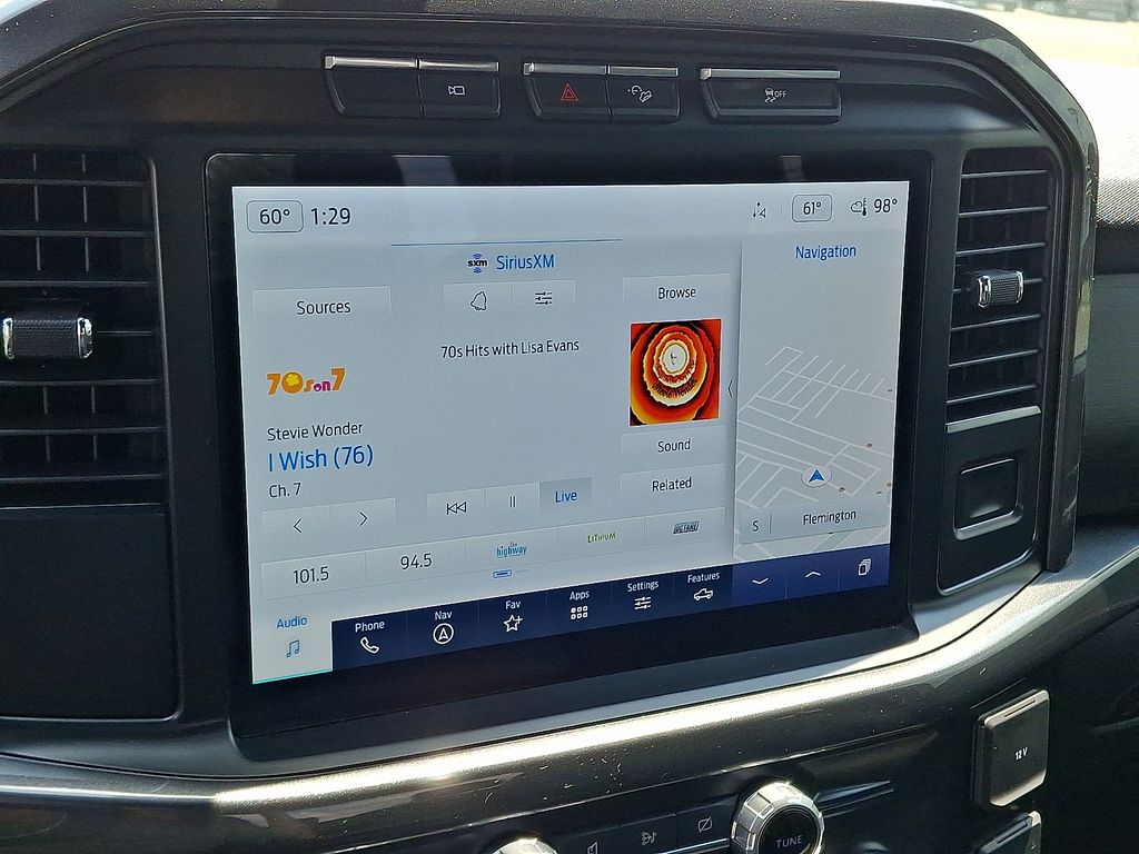 2022 Ford F-150 XLT photo 3