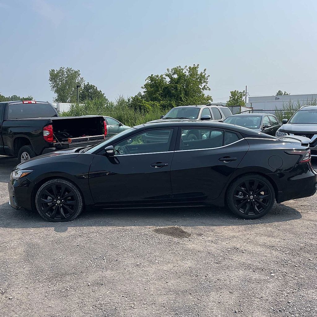 2021 Nissan Maxima SR photo 2