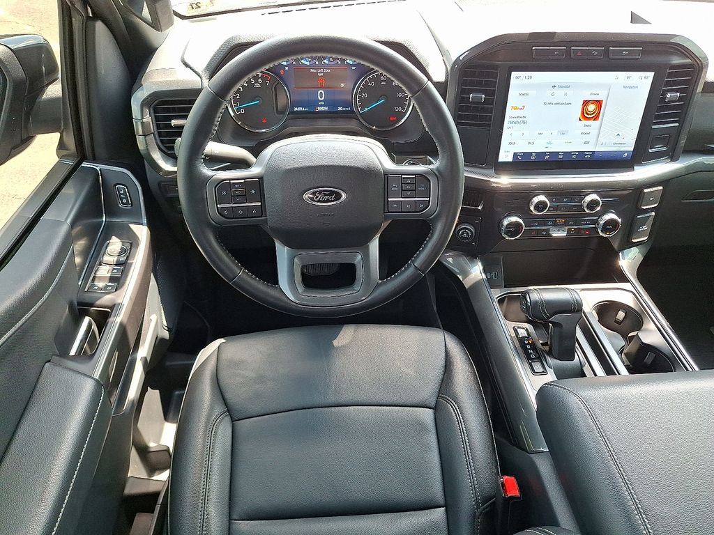 2022 Ford F-150 XLT photo 2