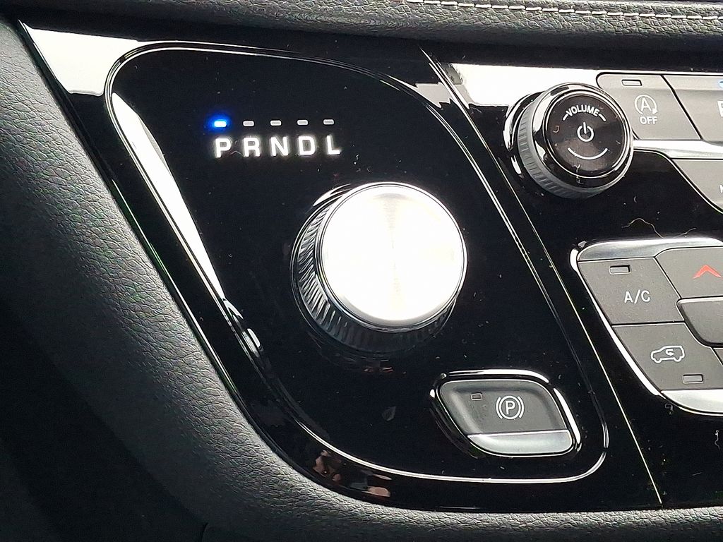 2026 Chrysler Pacifica Select - Photo 38
