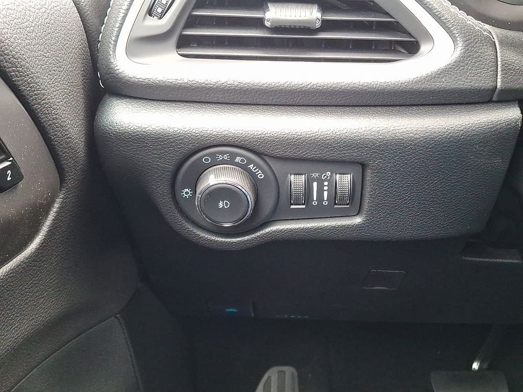 2026 Chrysler Pacifica Select - Photo 43