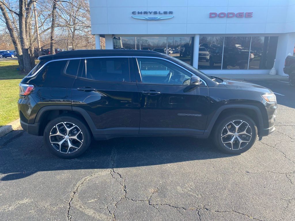2024 Jeep Compass Limited photo 2