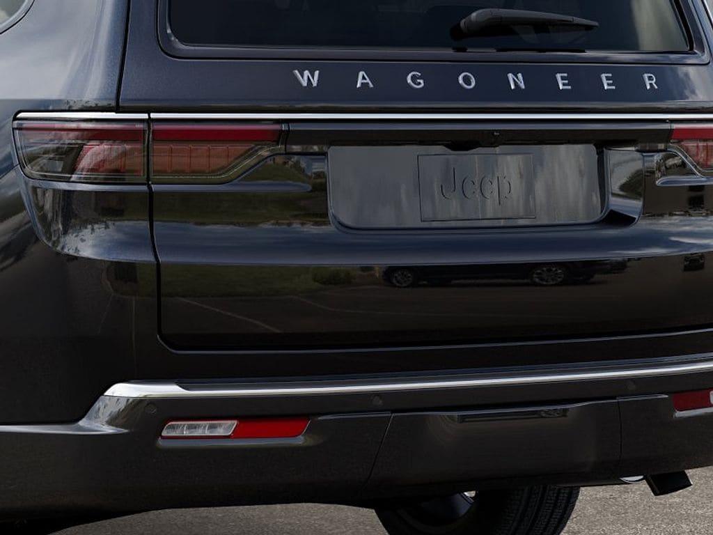2025 Jeep Wagoneer L Series II - Photo 13