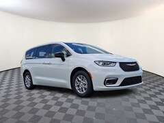 2026 Chrysler Pacifica Select Passenger Van