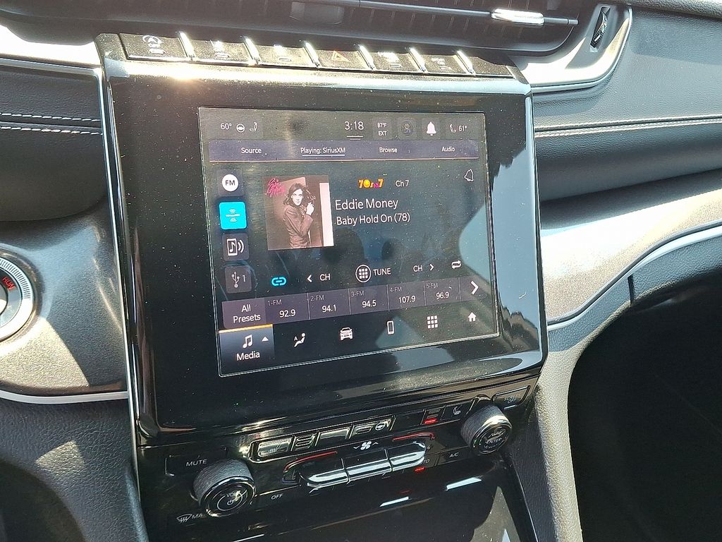 2021 Jeep Grand Cherokee Altitude photo 2