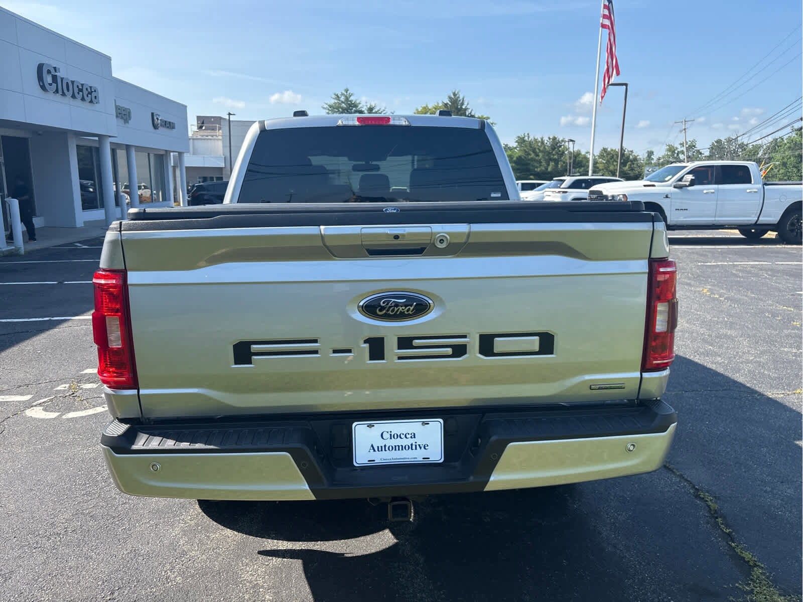 2022 Ford F-150 XLT photo 3