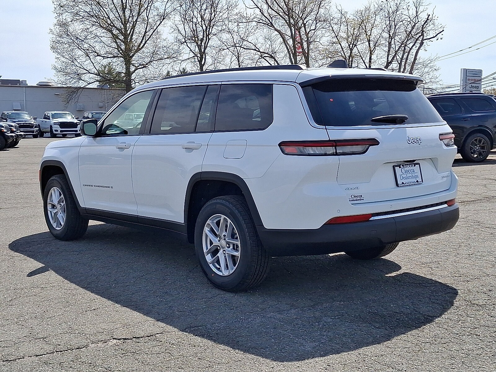 2025 Jeep Grand Cherokee Laredo X photo 3