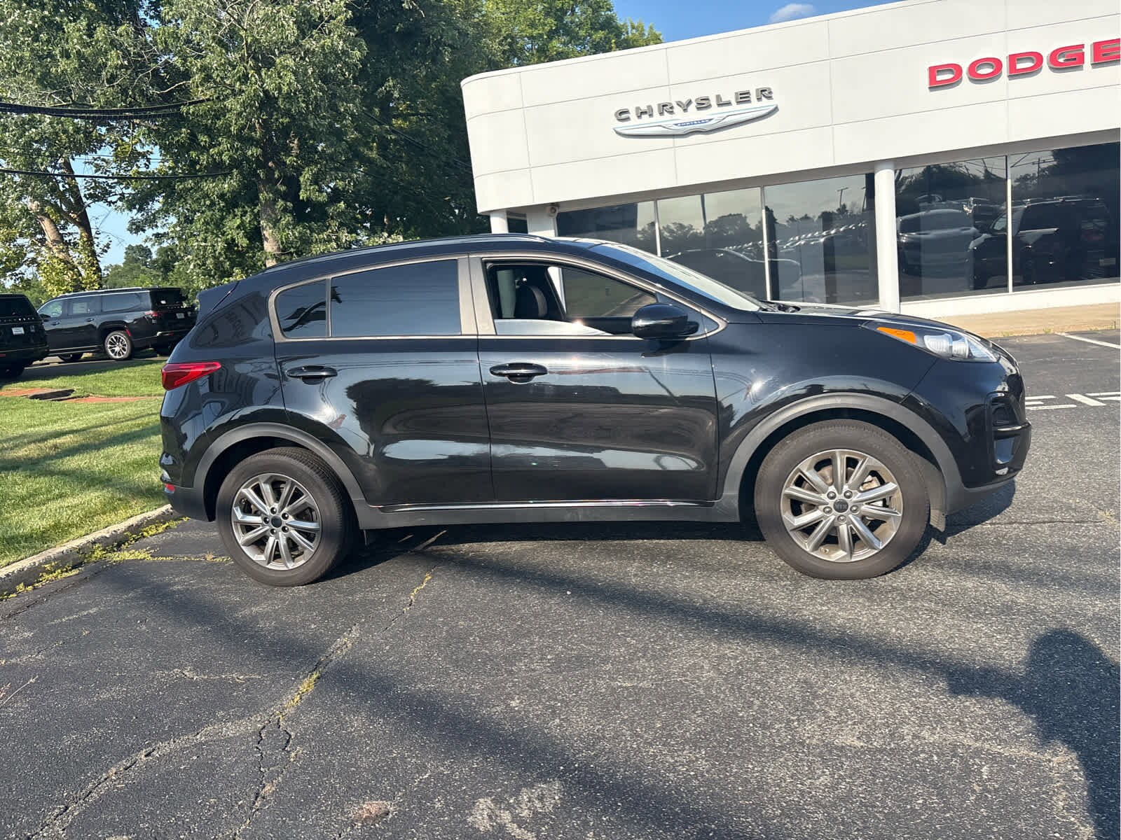 2022 Kia Sportage Nightfall Edition photo 3