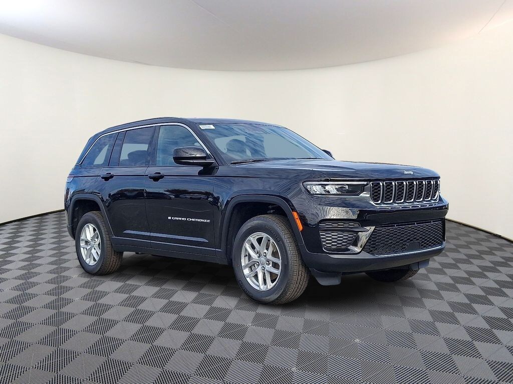 New 2025 Jeep Grand Cherokee Laredo X Sport Utility