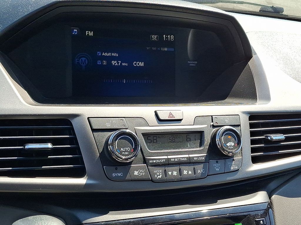 2016 Honda Odyssey EX-L photo 3