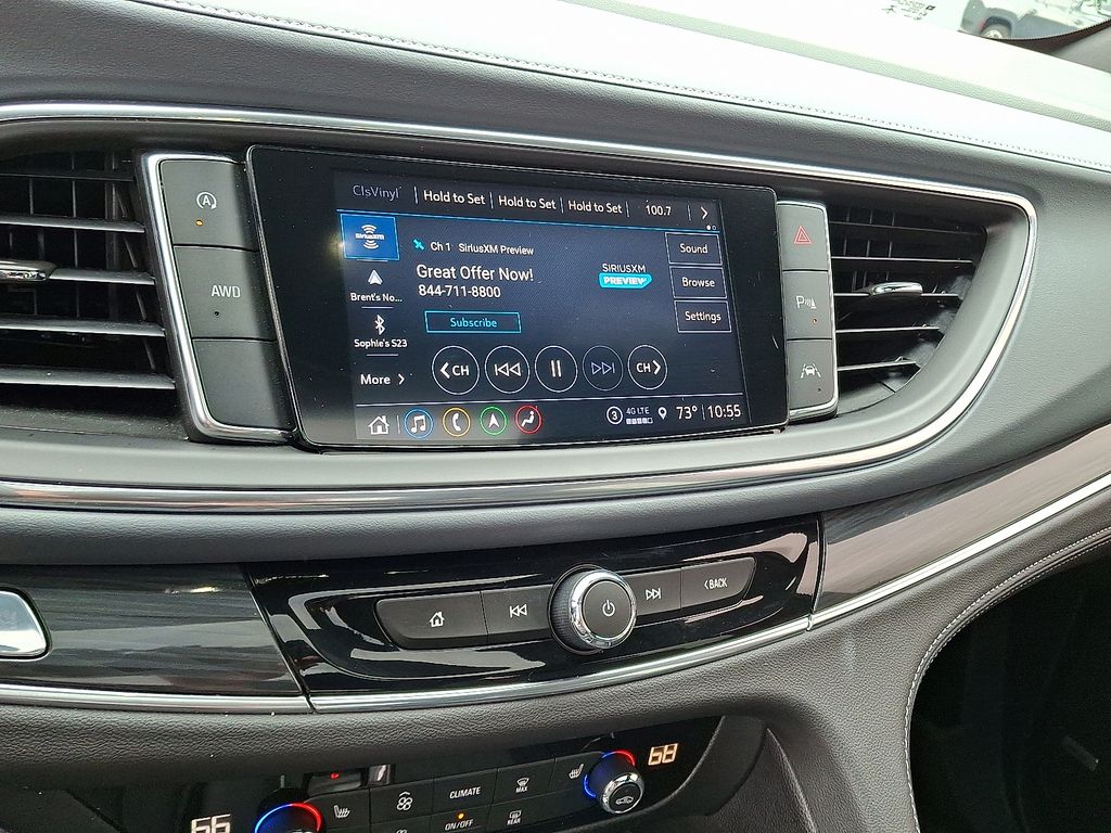 2023 Buick Enclave Essence photo 3