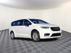 2026 Chrysler Pacifica Select Passenger Van