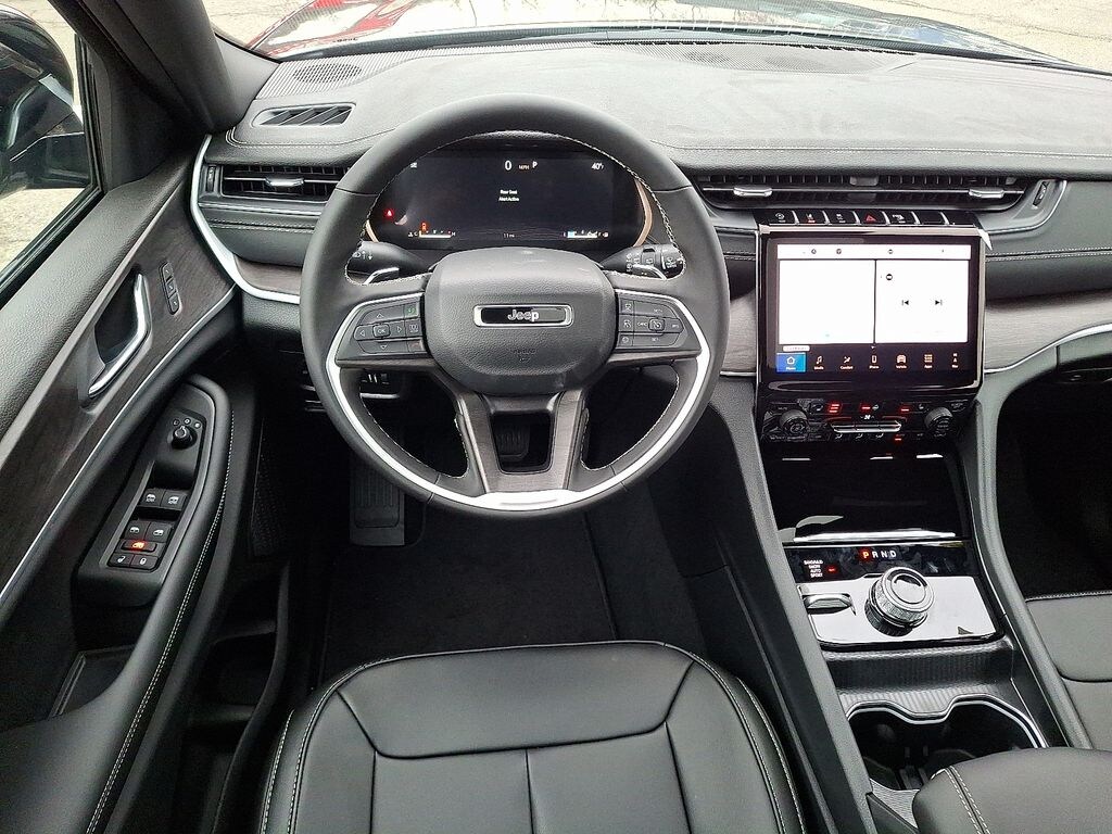 New 2025 Jeep Grand Cherokee Limited Sport Utility