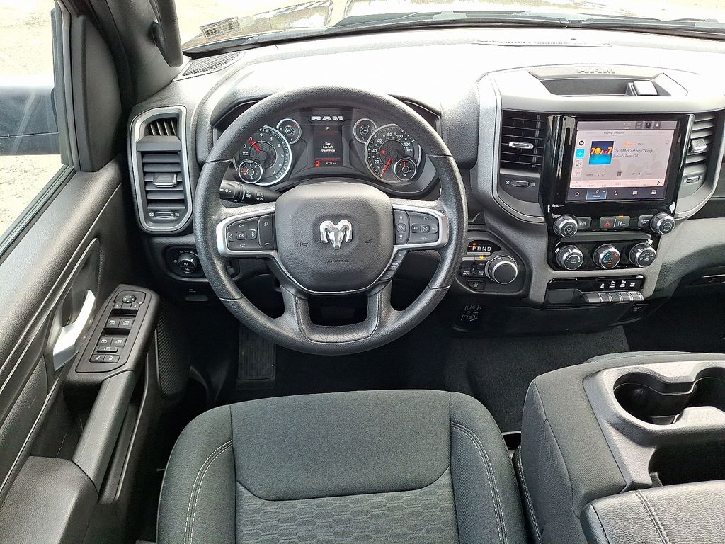 2025 Ram 1500 Tradesman photo 2