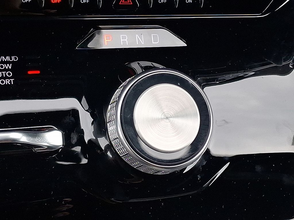 2025 Jeep Wagoneer L Series II - Photo 38