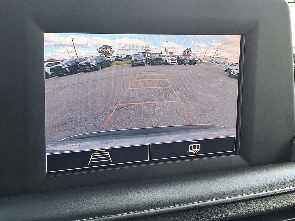 2023 Chevrolet Suburban LS photo 3