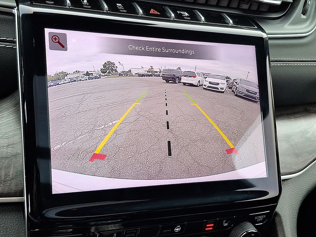 2022 Jeep Grand Cherokee Limited photo 3