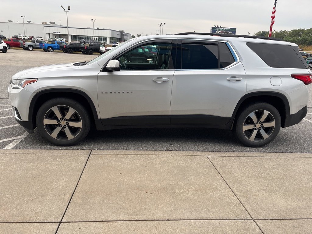 2020 Chevrolet Traverse Leather photo 3