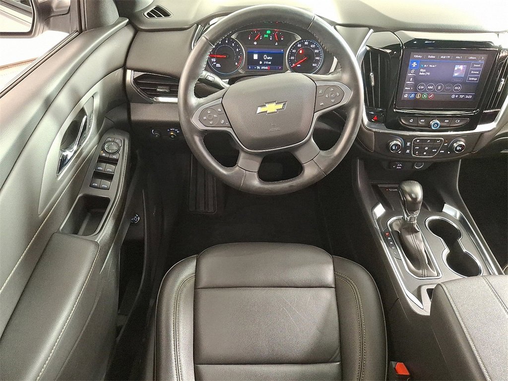 2022 Chevrolet Traverse Leather photo 2