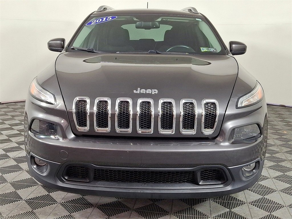 2015 Jeep Cherokee Latitude photo 2