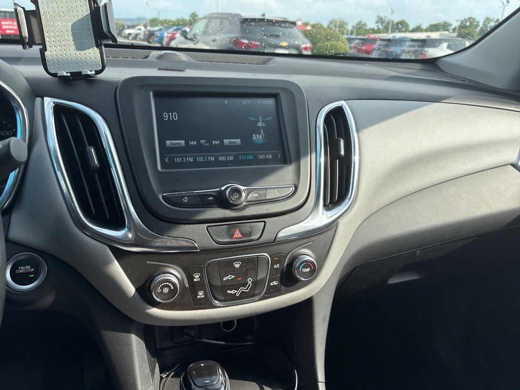 2018 Chevrolet Equinox photo 3