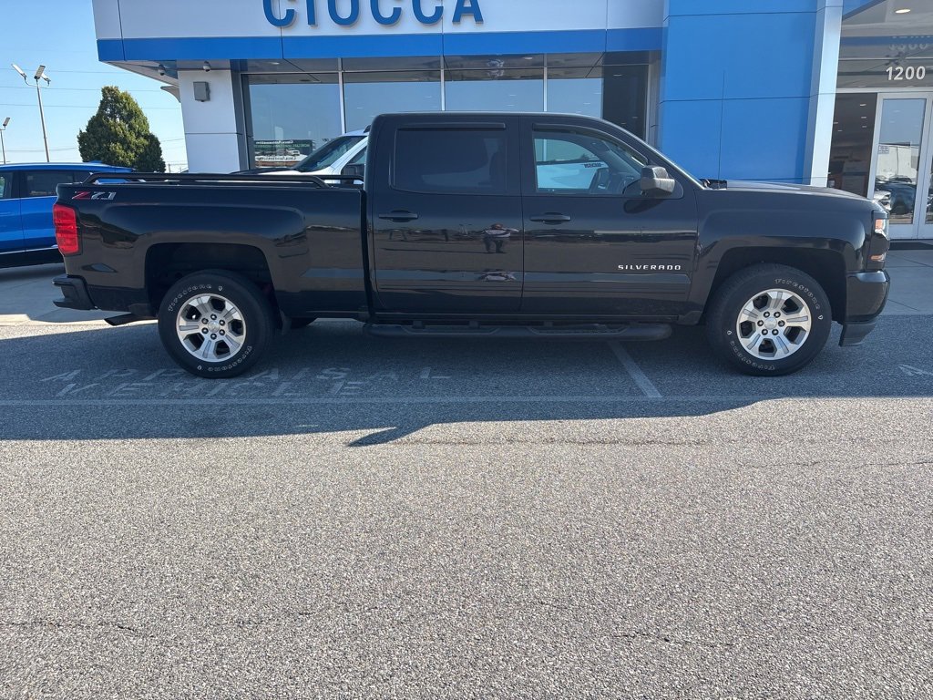 2018 Chevrolet Silverado 1500 LT photo 3