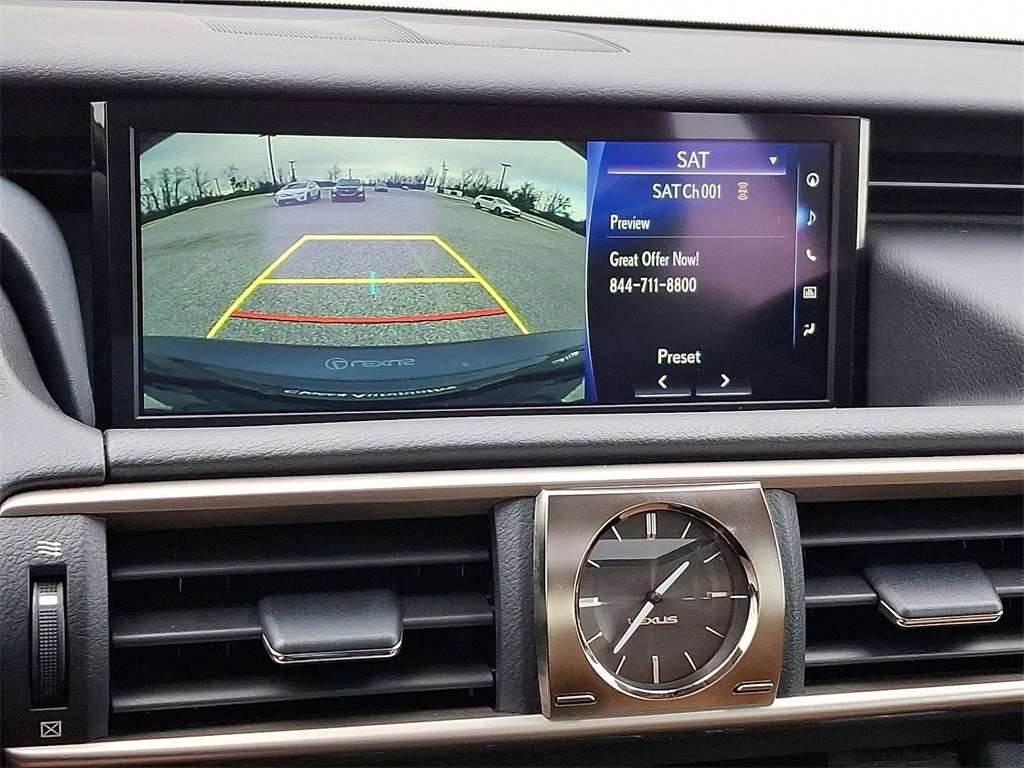 2018 Lexus IS 300 photo 4