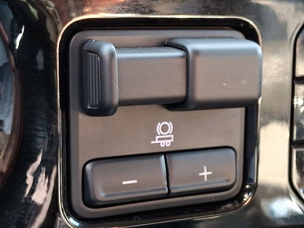 2022 Chevrolet Silverado 1500 LTZ - Photo 23
