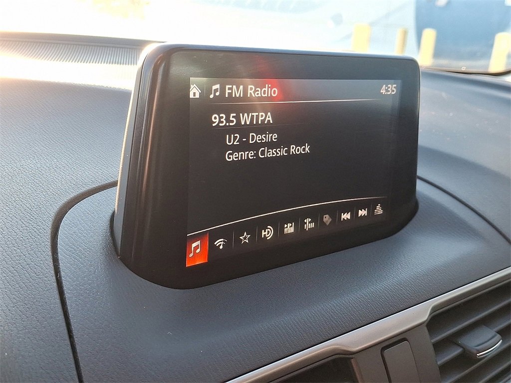 2018 Mazda Mazda3 Touring Hatchback photo 3