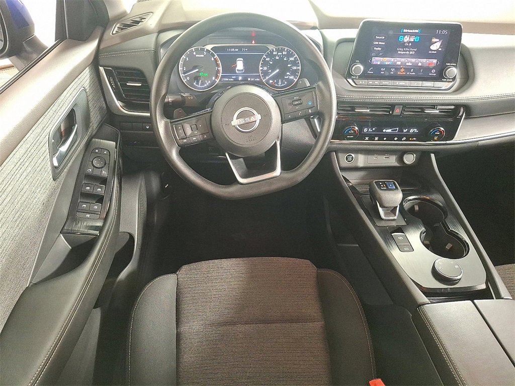 2022 Nissan Rogue SV photo 2