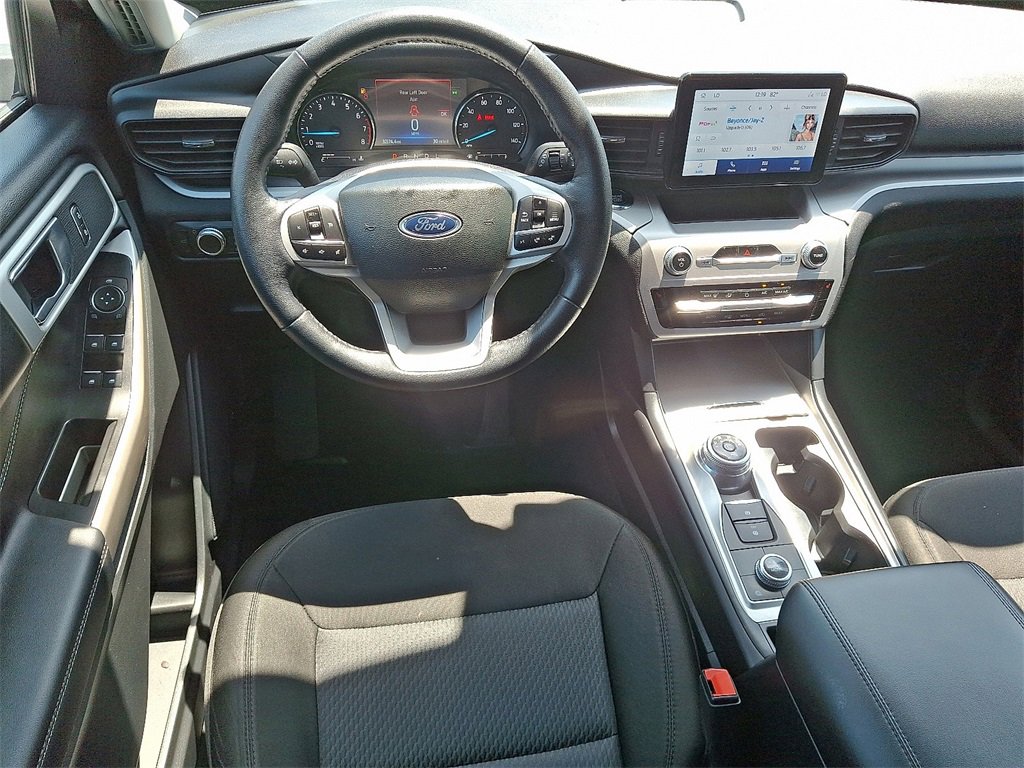 2022 Ford Explorer XLT photo 2