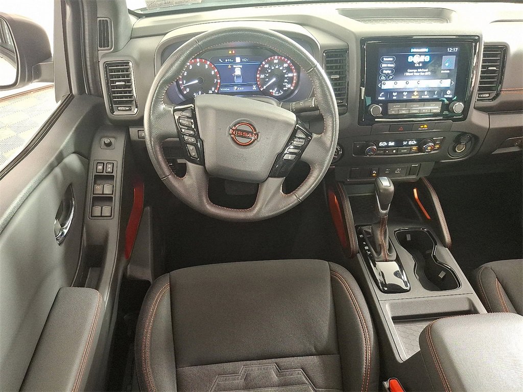 2022 Nissan Frontier PRO-4X photo 2