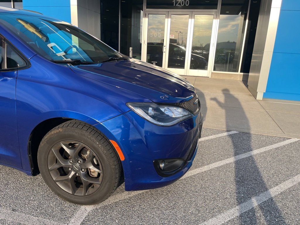 2018 Chrysler Pacifica Touring L photo 4